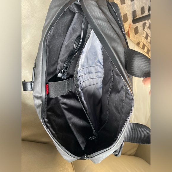 Air Canada The Tablet Crossbody Laptop Bag - Picture 3 of 13